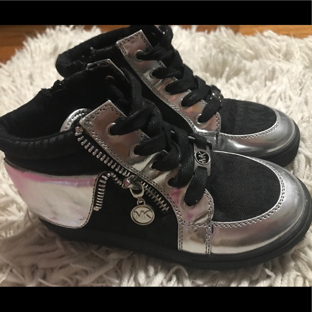 MK toddler girl size 11. LIKE NEW